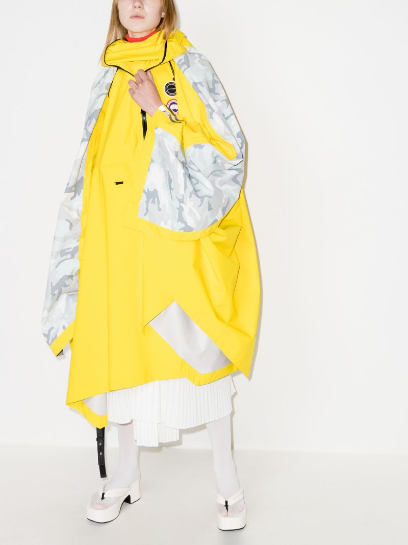 X Canada Goose Field Poncho Camouflage Raincoat