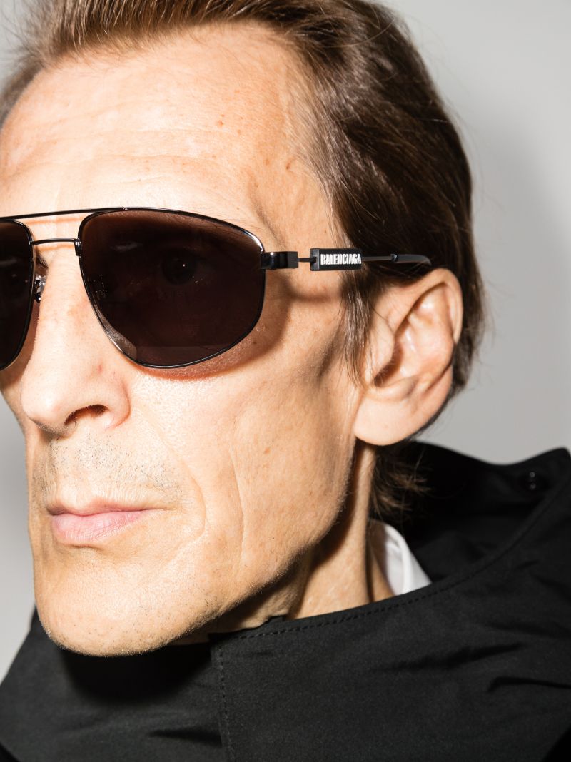 Black Aviator-style Sunglasses