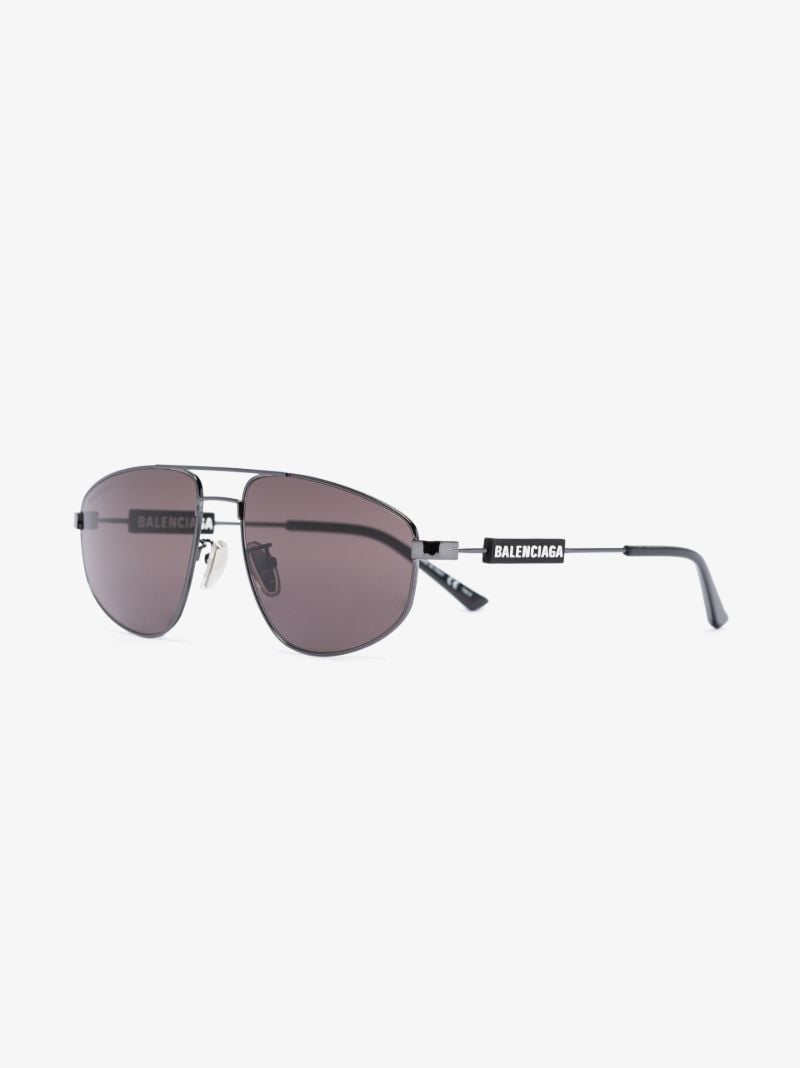 Black Aviator-style Sunglasses