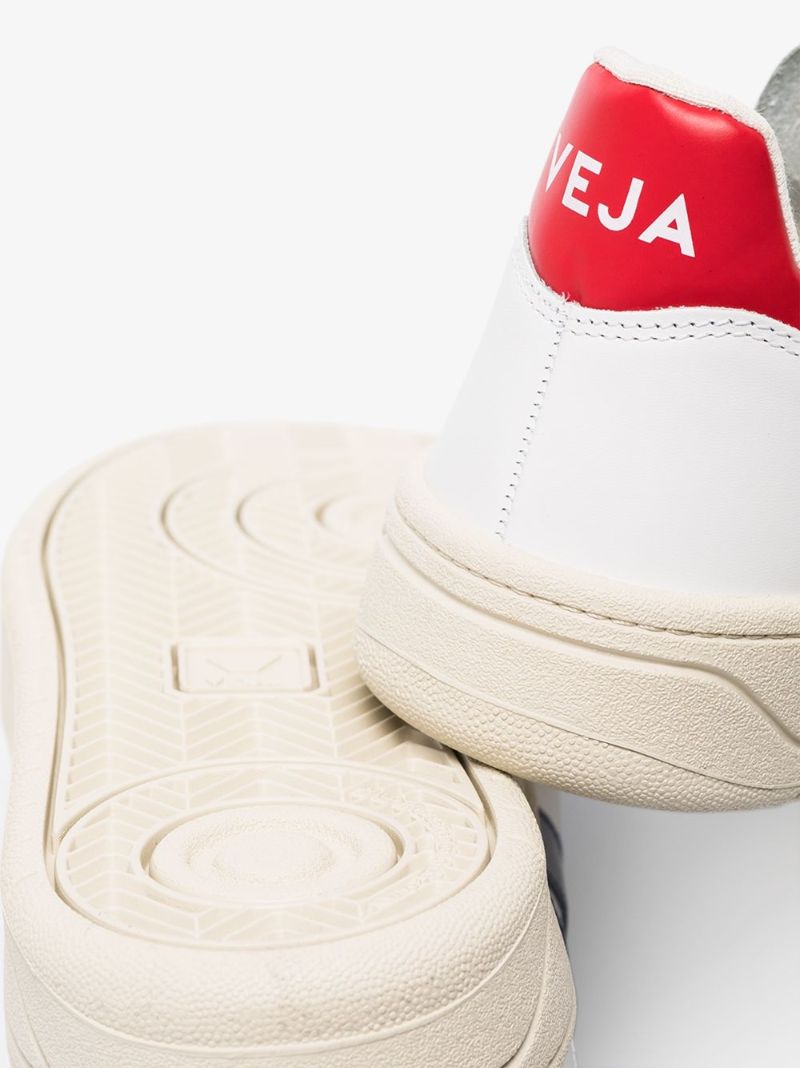 V-10 Sneakers