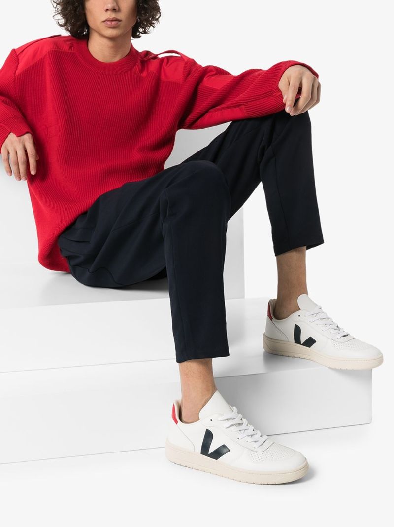 V-10 Sneakers