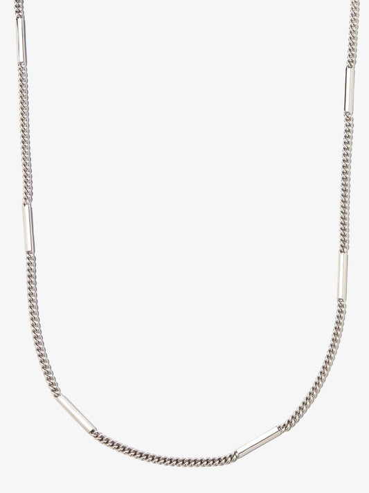 18k White Gold Station Curb Chain Necklace