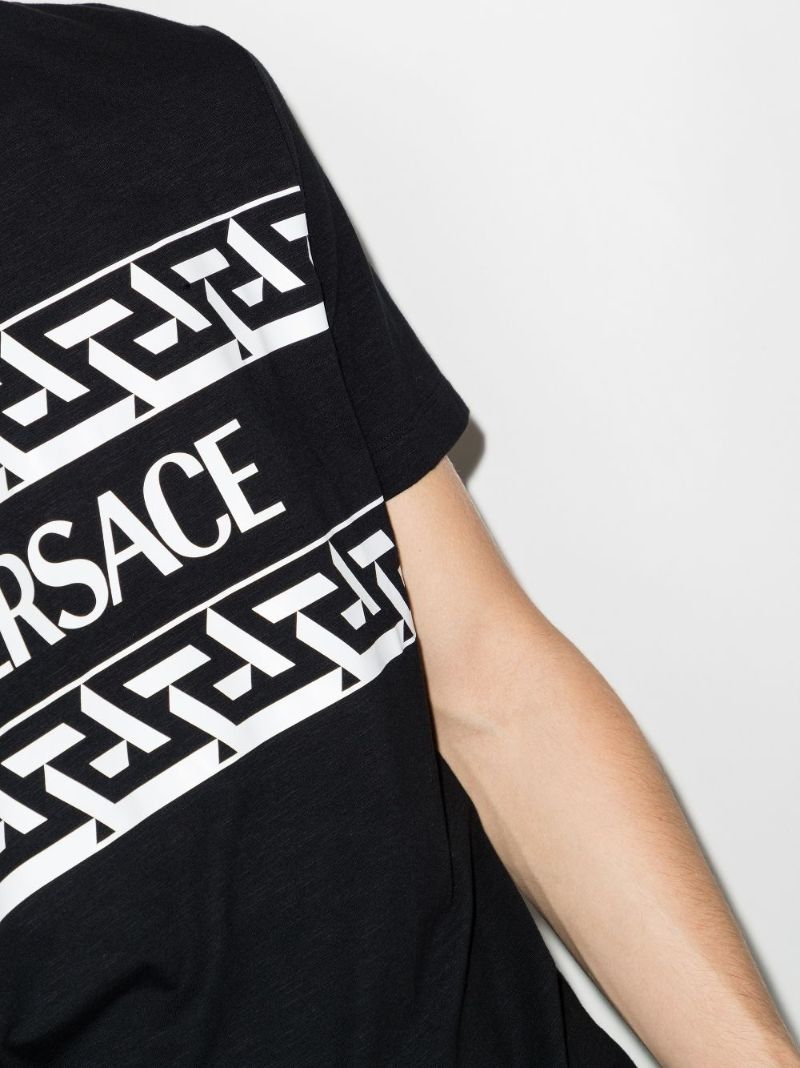 Chain Logo Print T-shirt