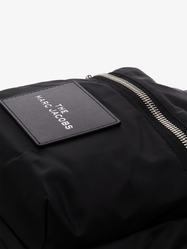 Black the Zipper Backpack