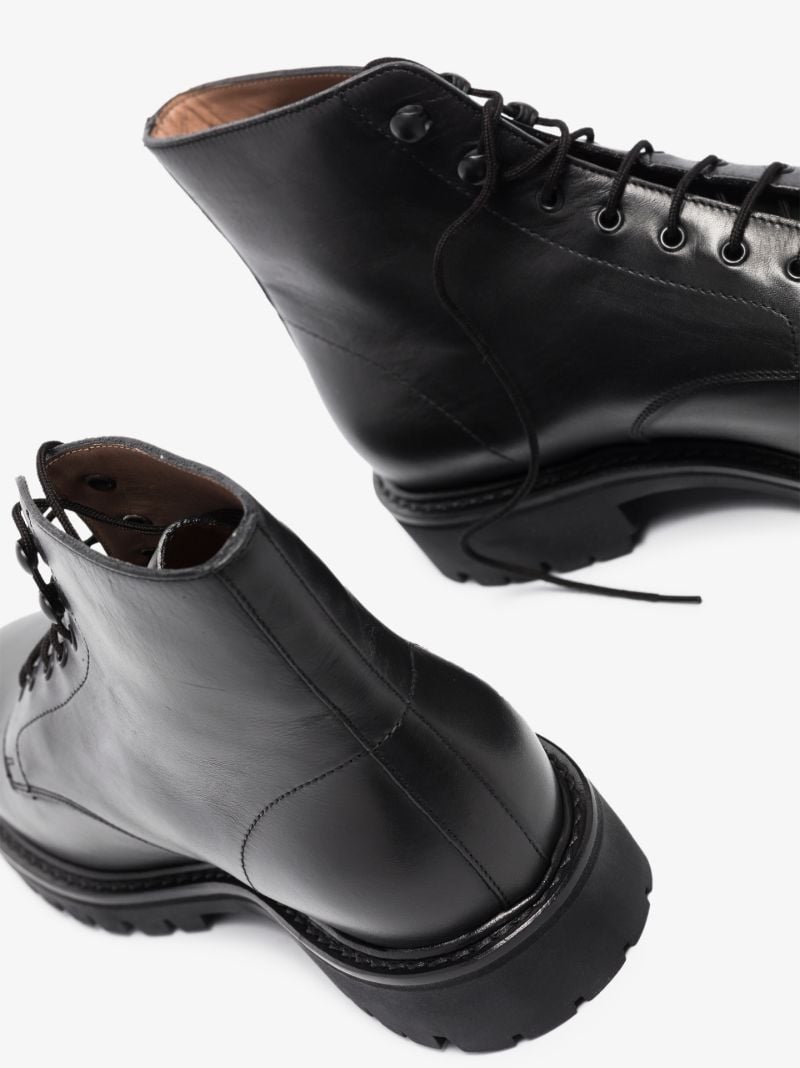 Black Model 21 Leather Ankle Boots