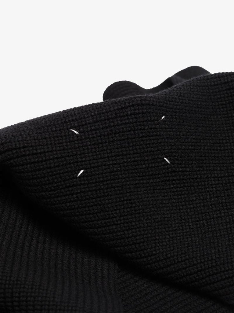 Black Classic Knit Scarf