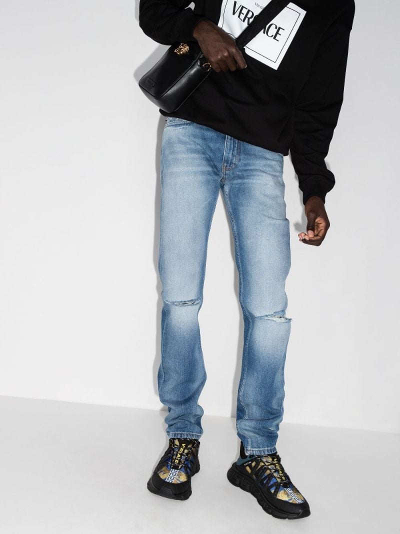 Distressed Washed Jeans