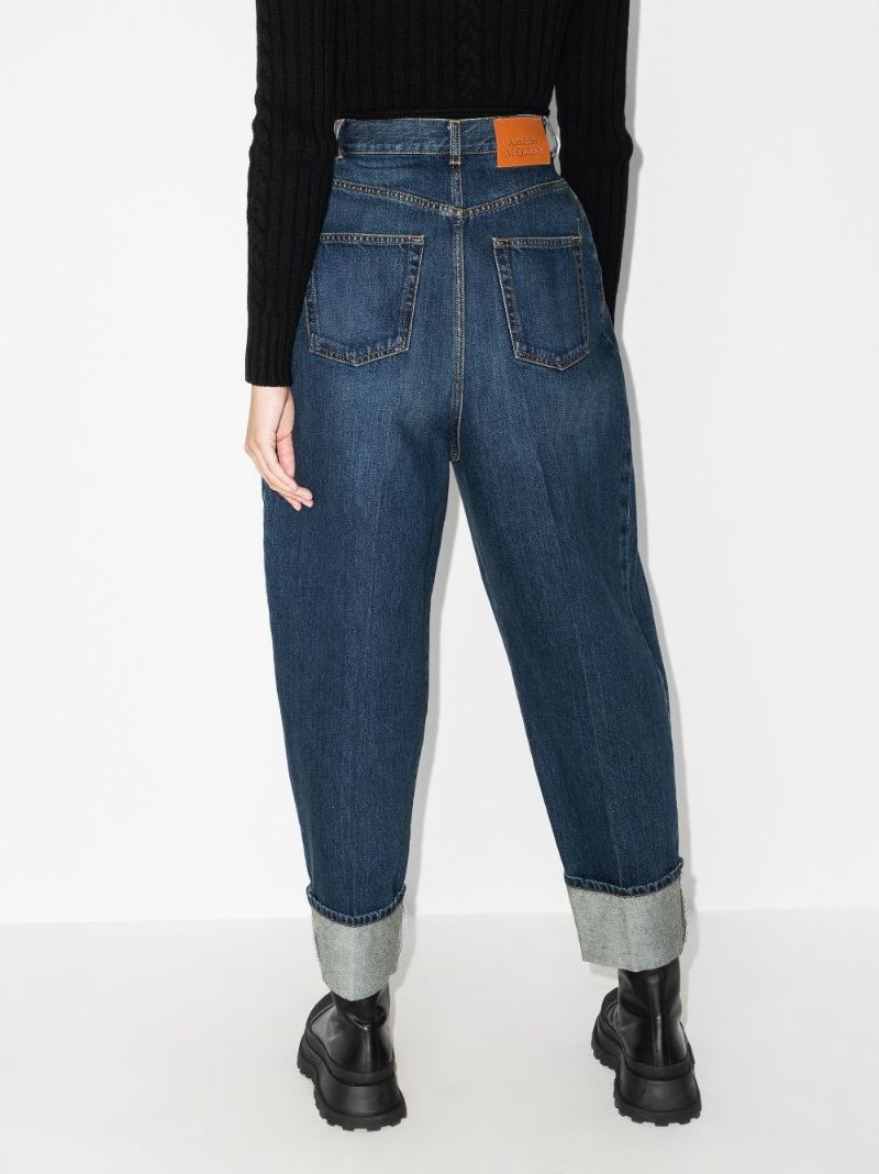 Oversized Pleated Jeans