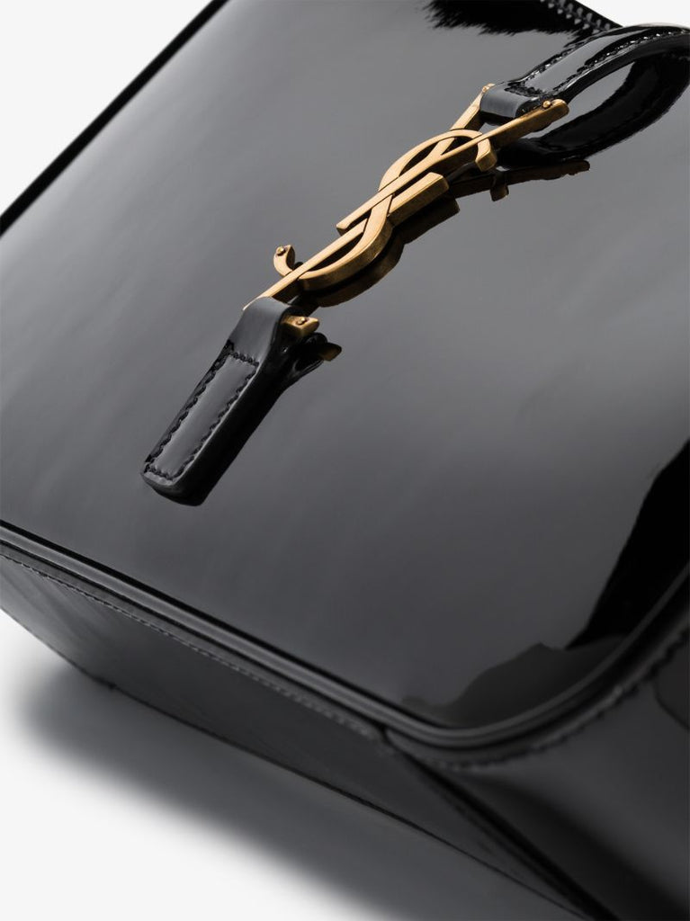 Black Le 5 Ã_x0083_Â  7 Patent Leather Shoulder Bag