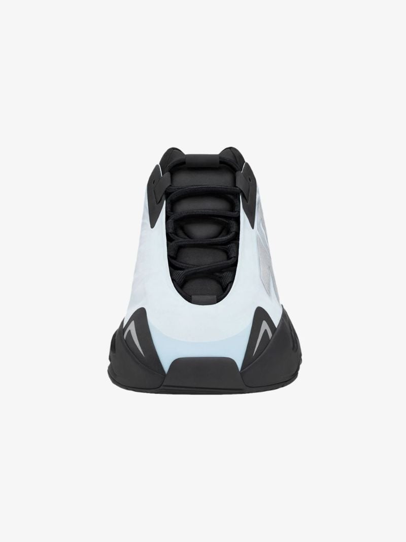 Yeezy Boost 700 