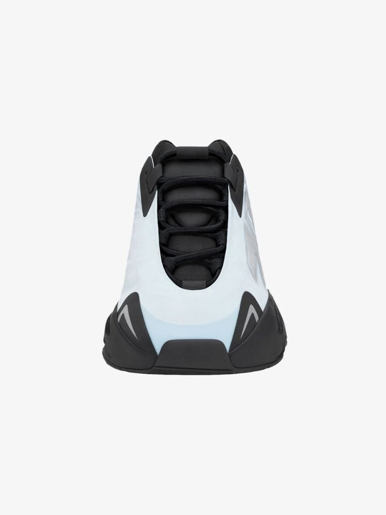 Yeezy Boost 700 