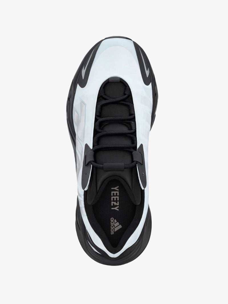 Yeezy Boost 700 