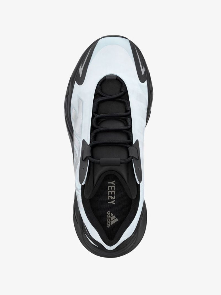 Yeezy Boost 700 