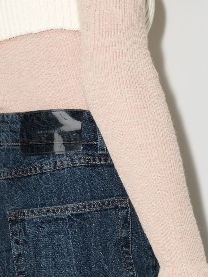 Linear Cut Straight Leg Jeans