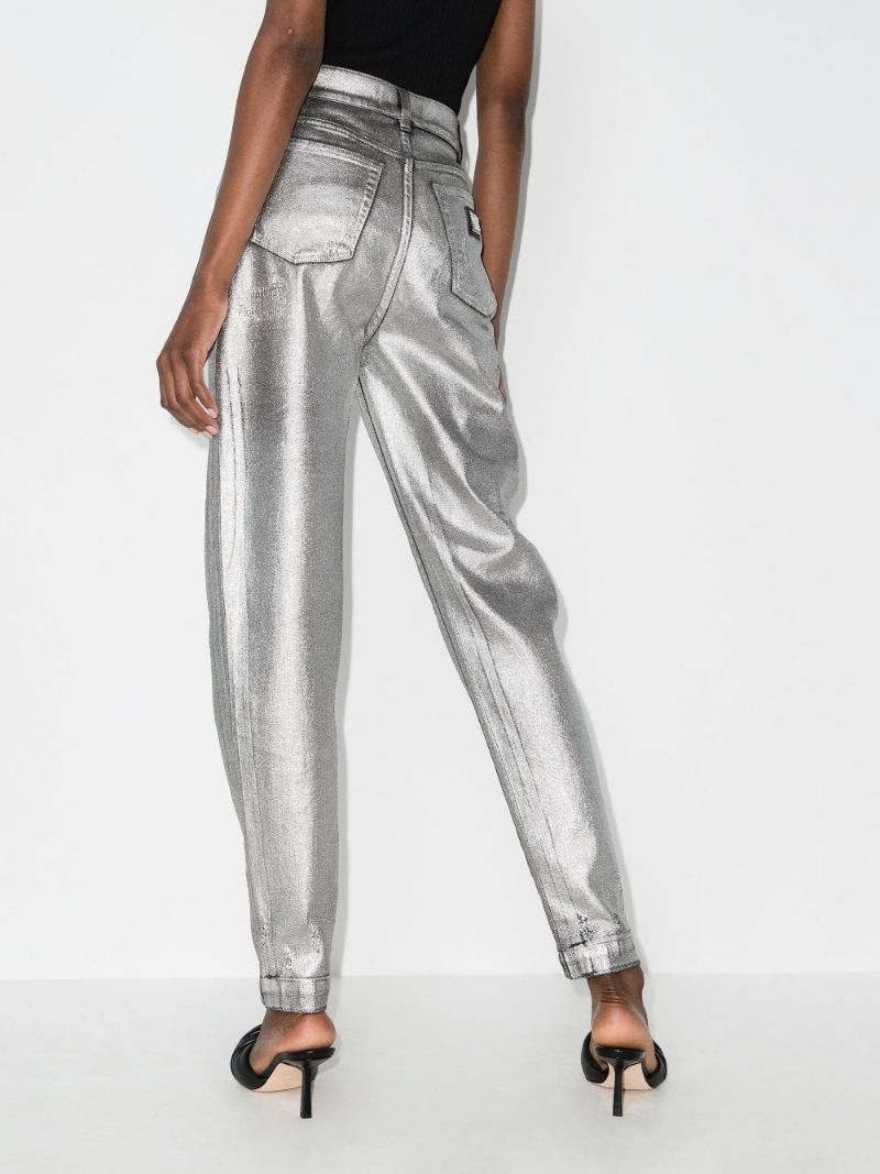 Distressed Straight Leg Jeans
