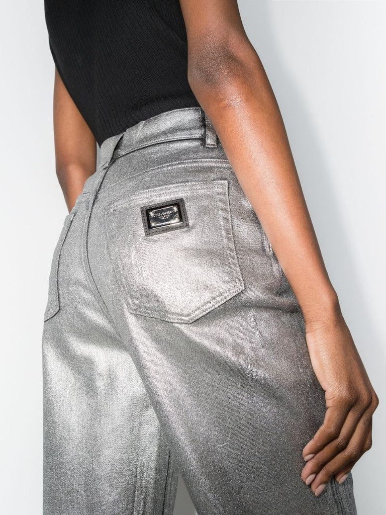 Distressed Straight Leg Jeans