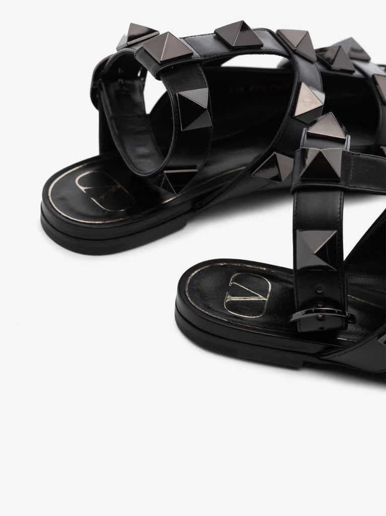 Black Roman Stud Leather Pumps