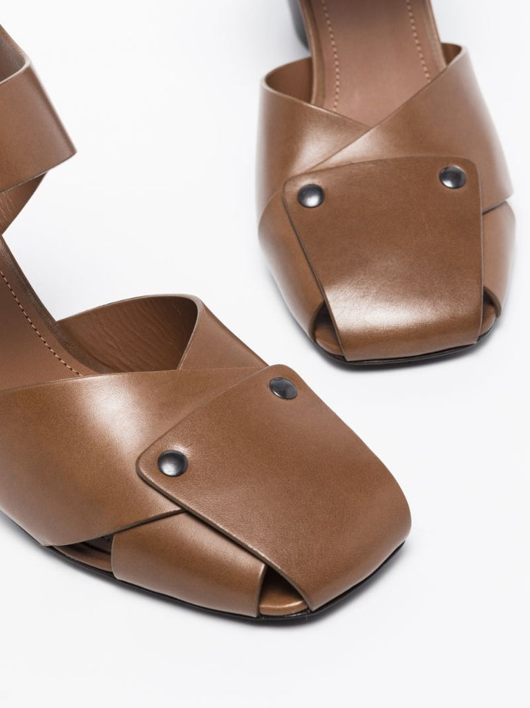 Brown 90 Cutout Leather Pumps