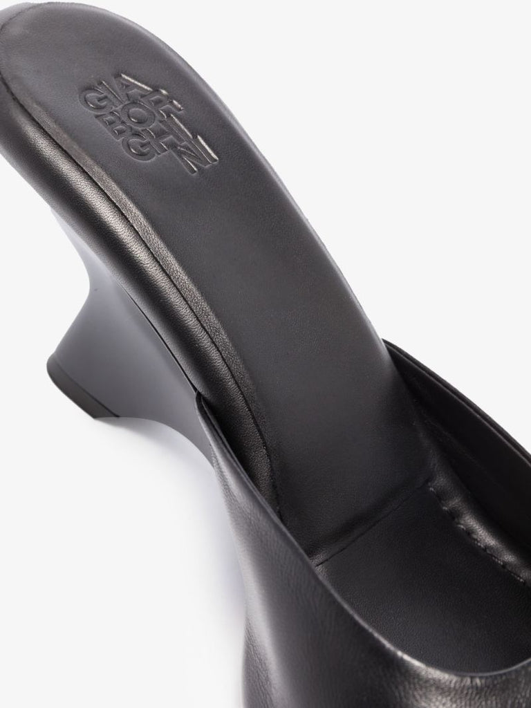 Black Gia 07 70 Leather Mules