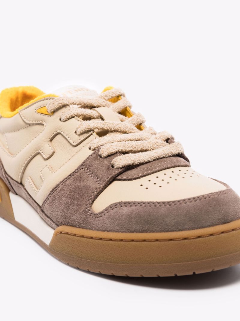 Neutral Match Suede Low-top Sneakers