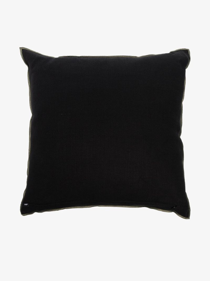 Outline Contrasting Trim Cushion