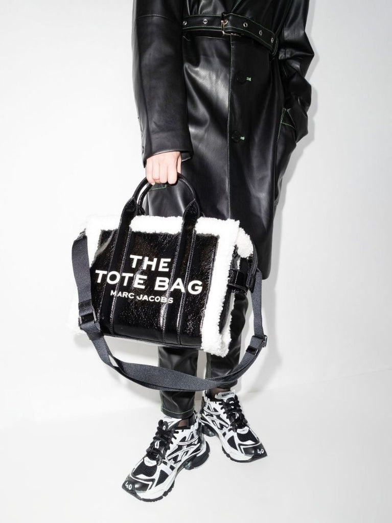 Black the Crinkle Leather Tote Bag