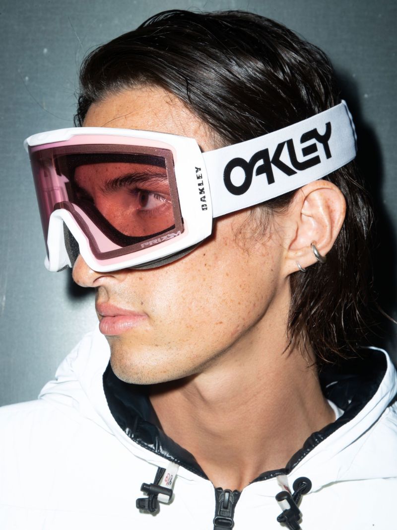 White Flight Deck M Ski Goggles