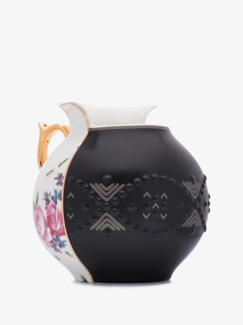 Black and White Lfe Hybrid Bone China Vase