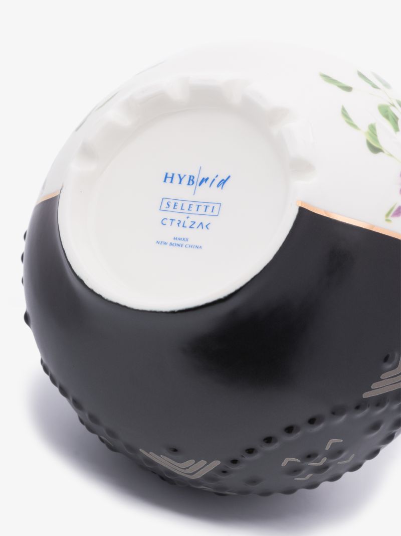Black and White Lfe Hybrid Bone China Vase