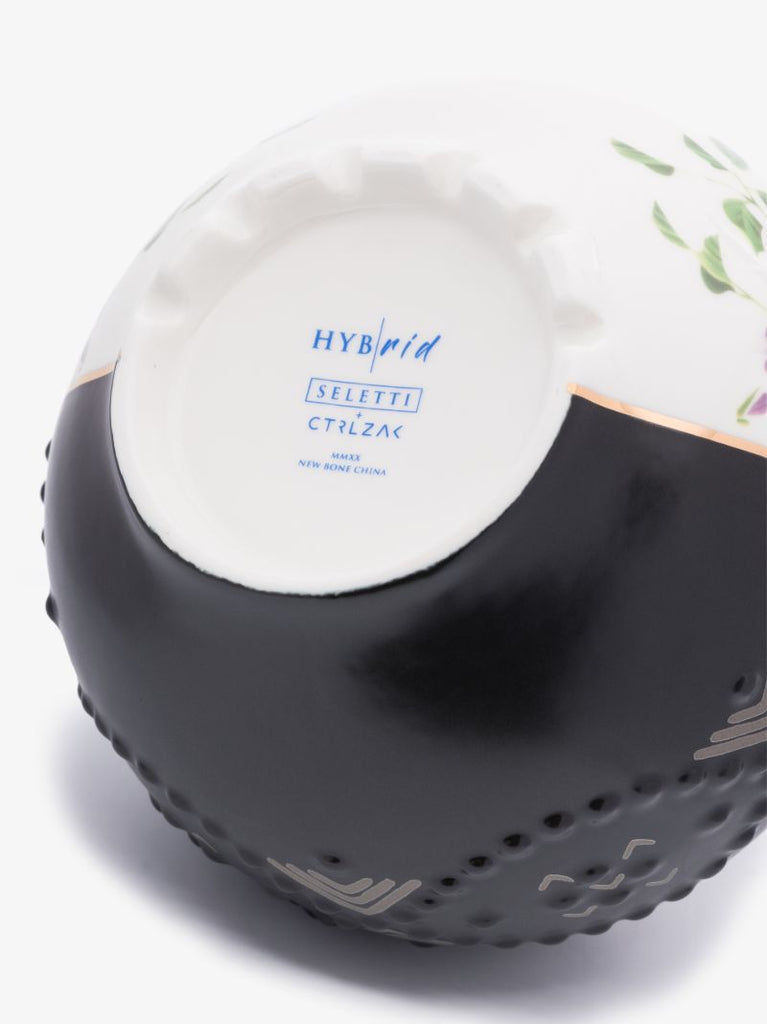 Black and White Lfe Hybrid Bone China Vase