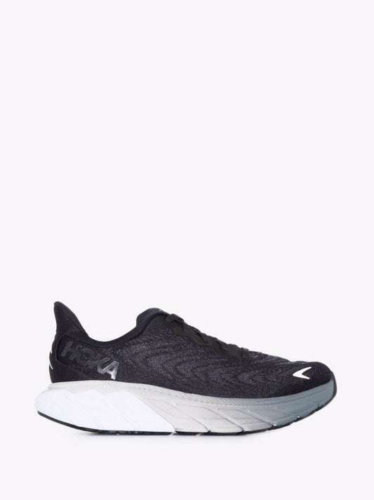 Black Arahi 6 Low Top Sneakers