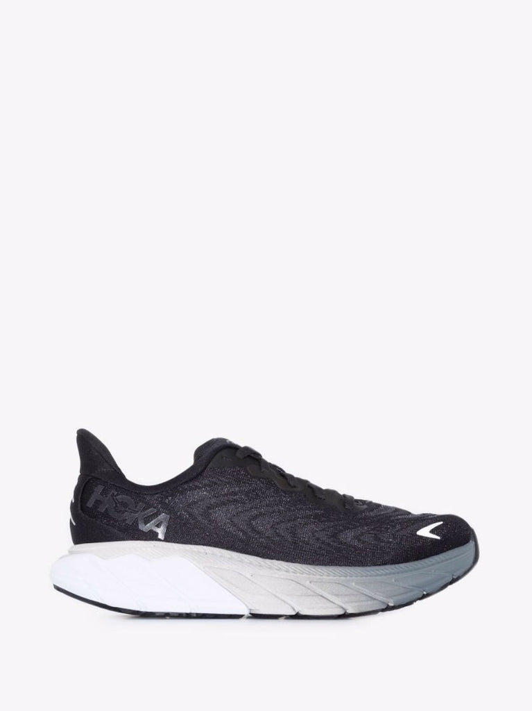 Black Arahi 6 Low Top Sneakers