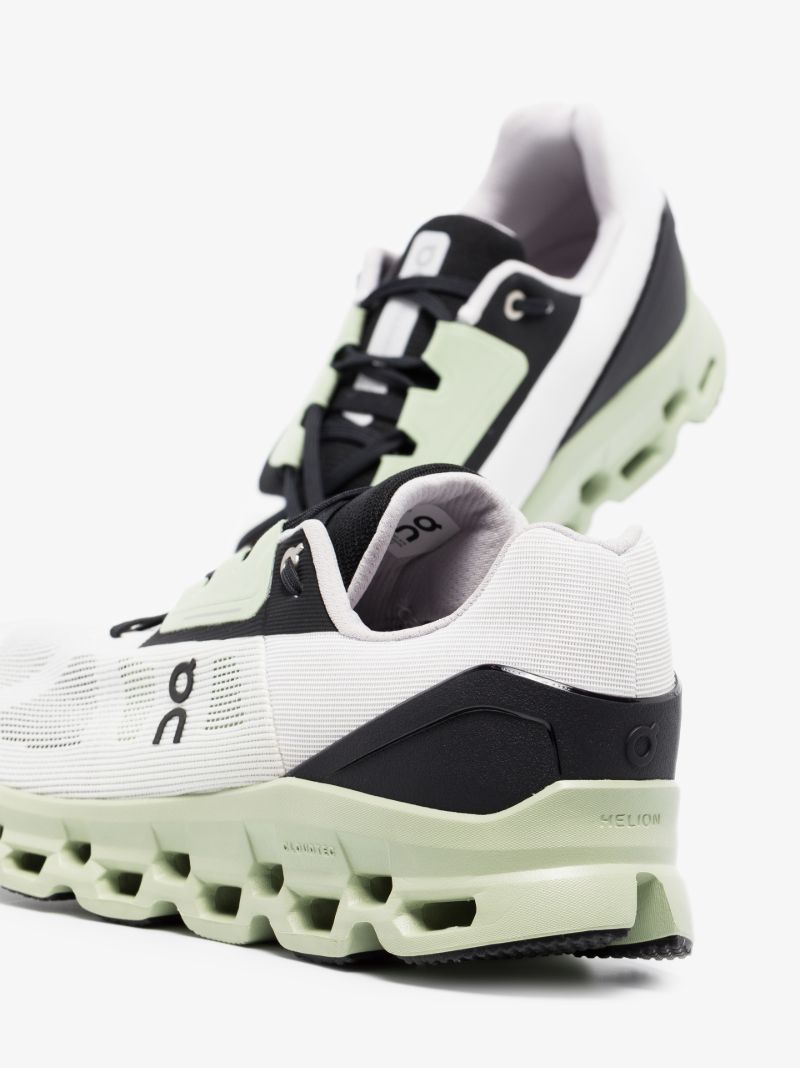 Cloudstratus Low-top Sneakers