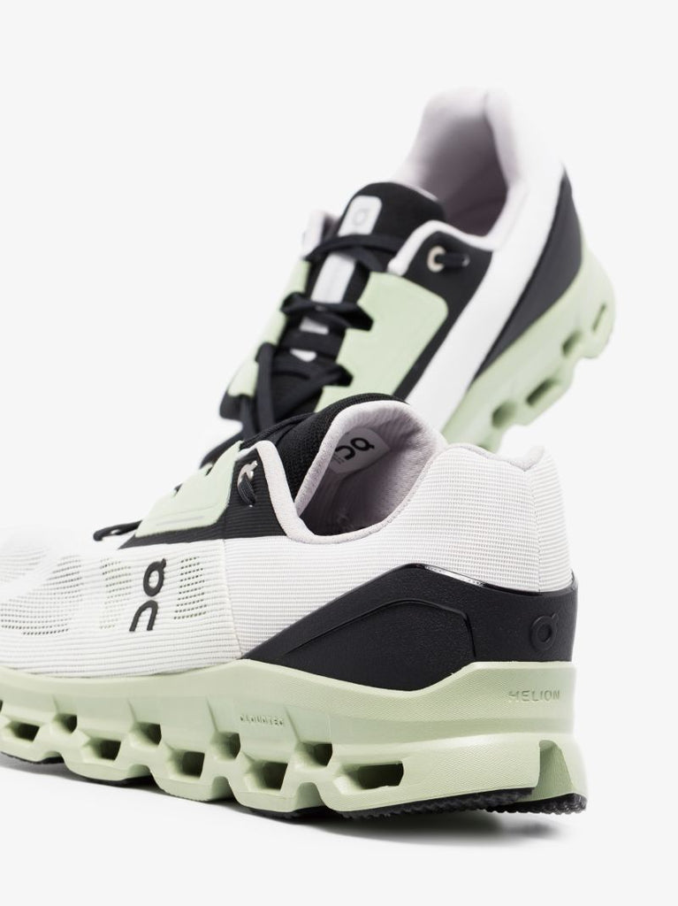 Cloudstratus Low-top Sneakers