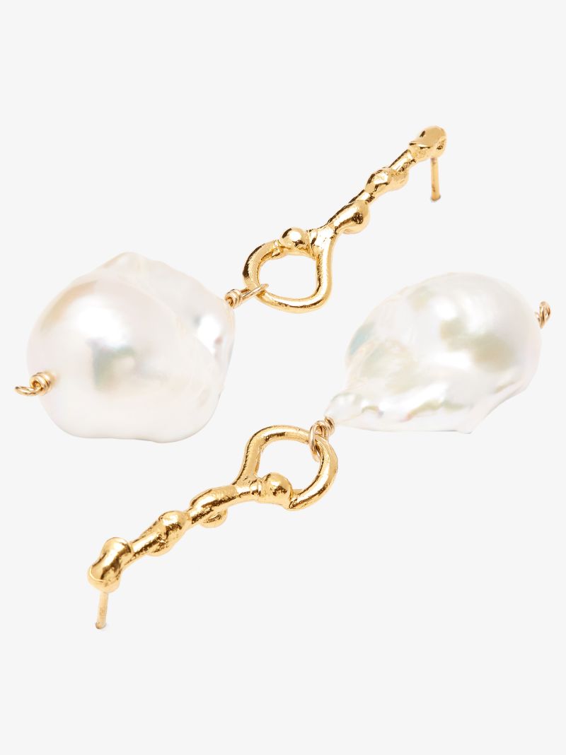 Gold-plated the Olive Pearl Drop Earrings