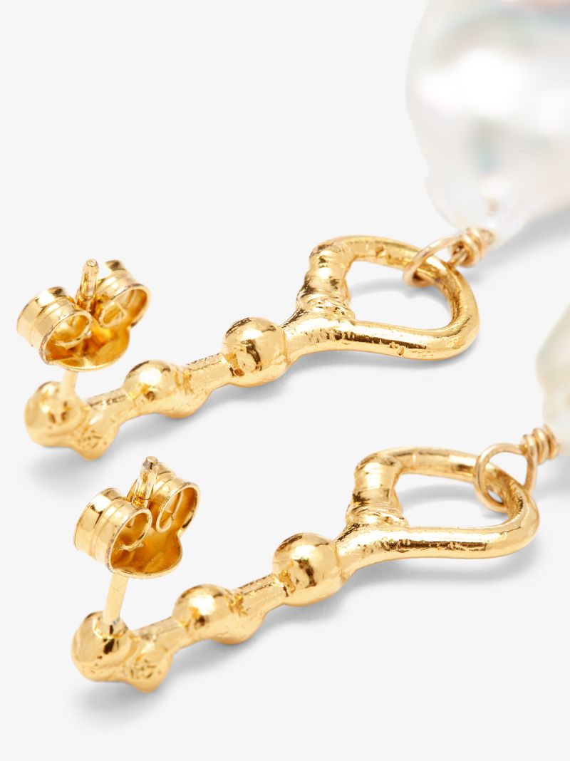 Gold-plated the Olive Pearl Drop Earrings