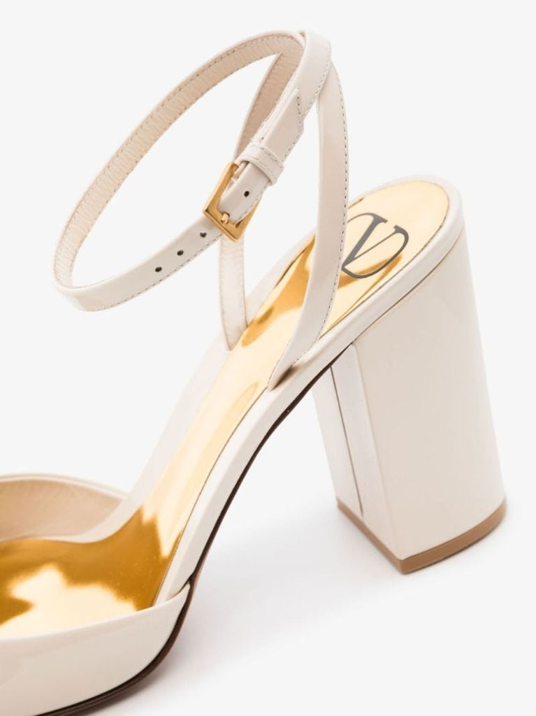 White One Stud 90 Patent Leather Pumps