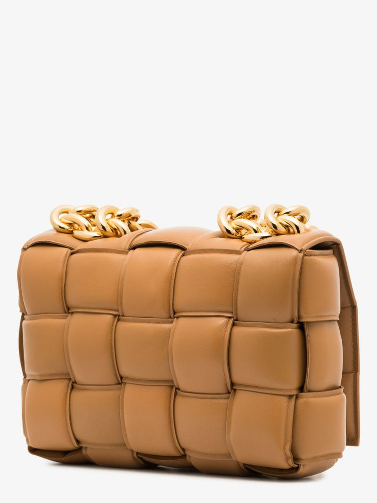 Neutral the Chain Cassette Leather Shoulder Bag