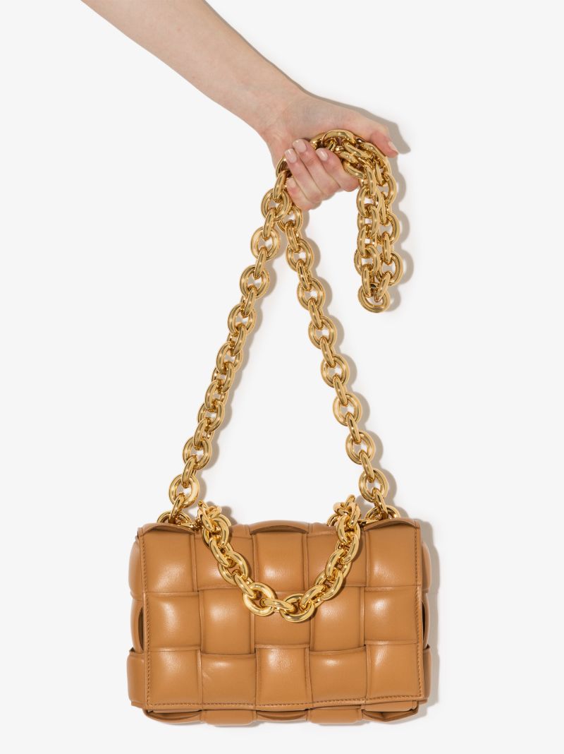Neutral the Chain Cassette Leather Shoulder Bag