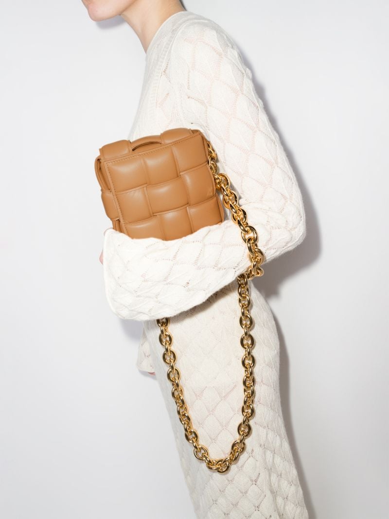 Neutral the Chain Cassette Leather Shoulder Bag
