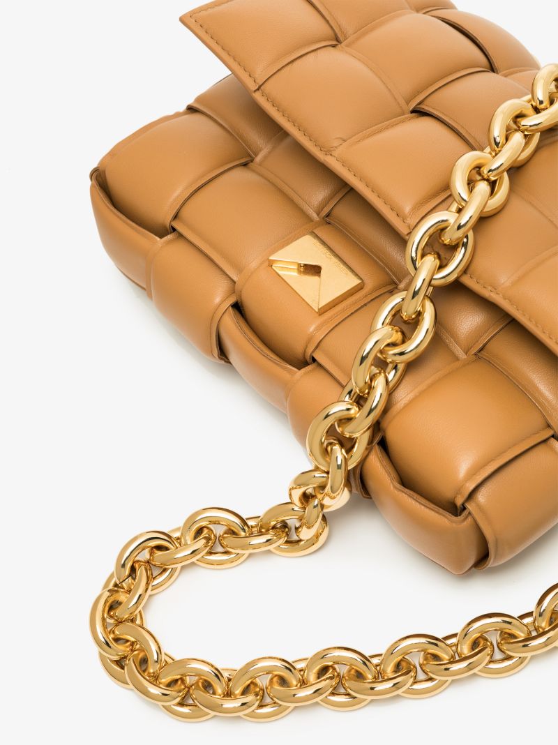 Neutral the Chain Cassette Leather Shoulder Bag