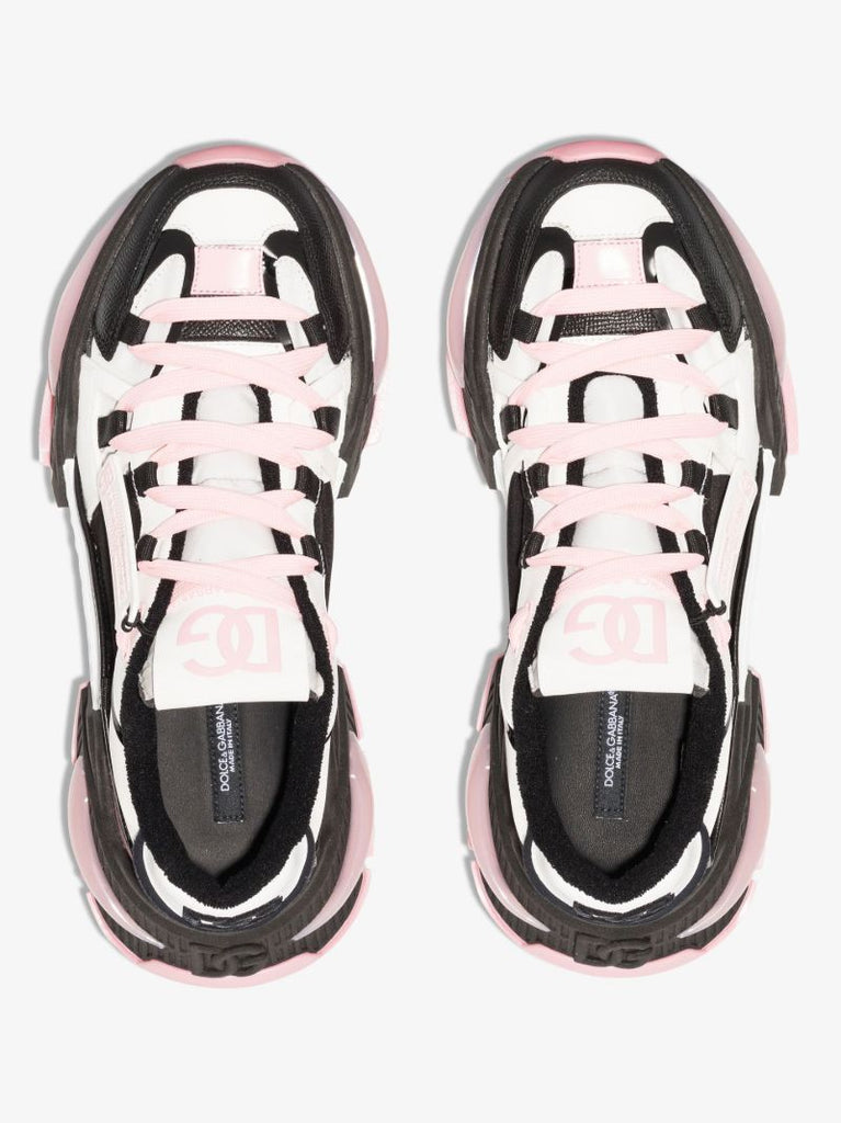Black Airmaster Low Top Sneakers