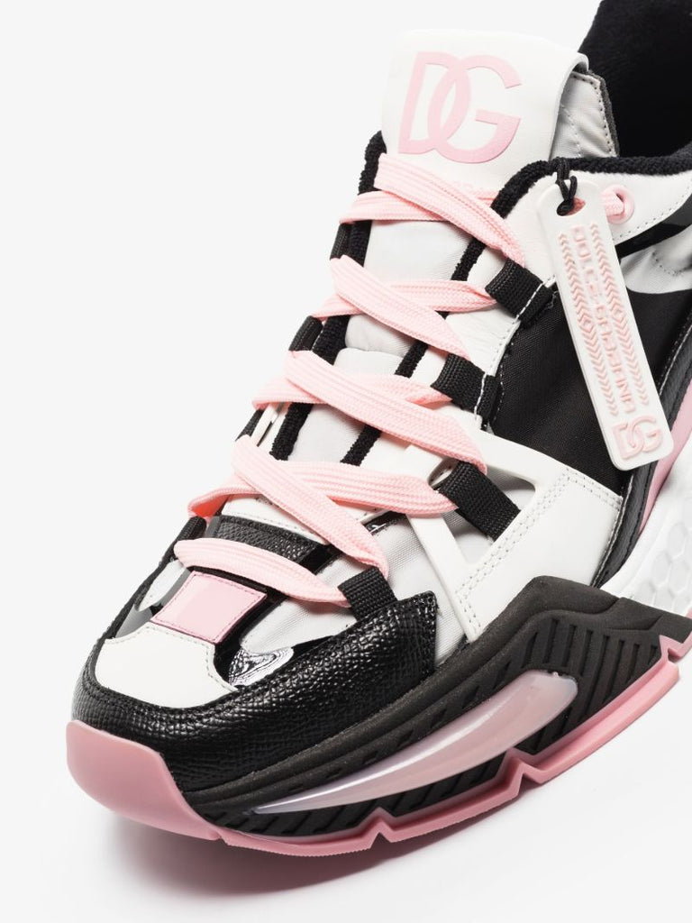Black Airmaster Low Top Sneakers