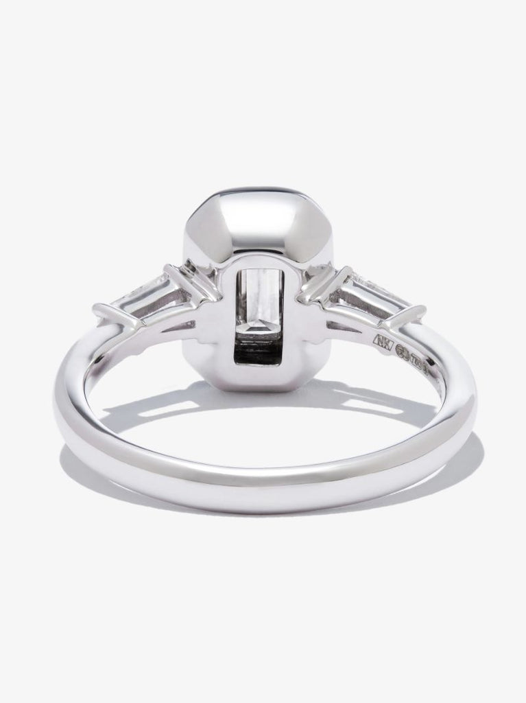 18k White Gold Oui Diamond Ring