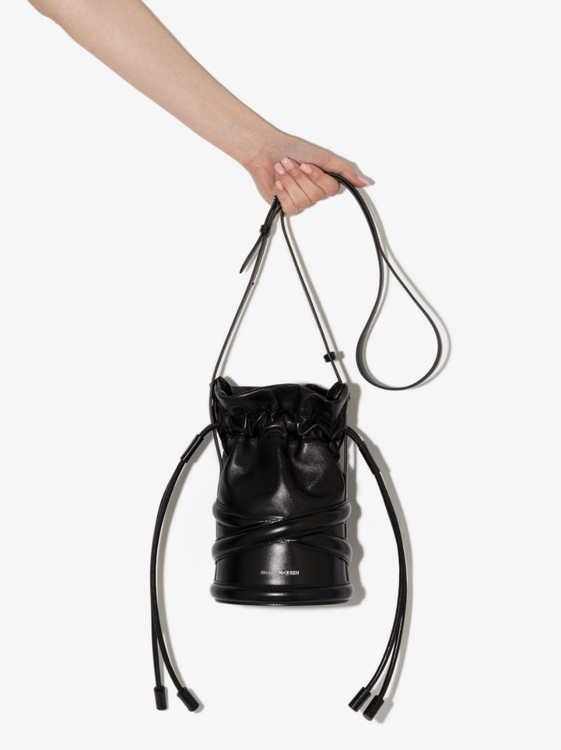 Black the Curve Leather Bucket Bag
