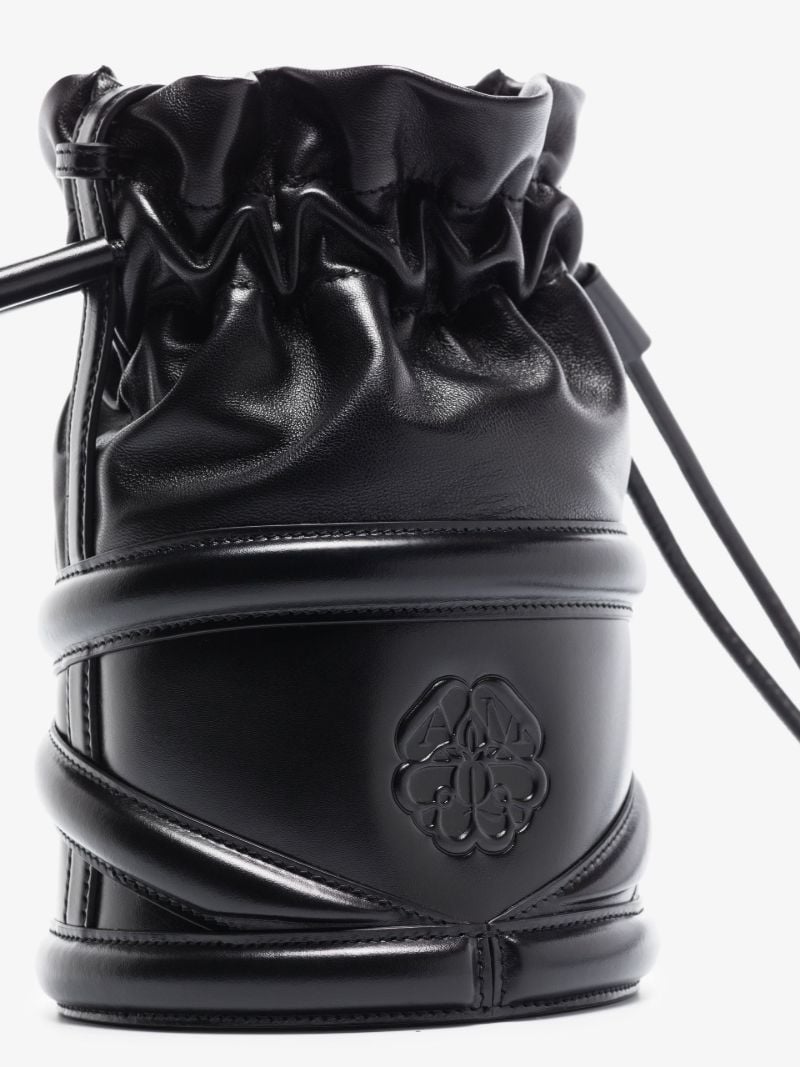 Black the Curve Leather Bucket Bag