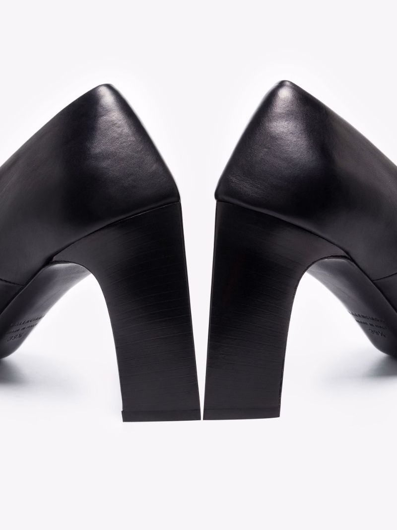 Black Blade 100 Leather Pumps