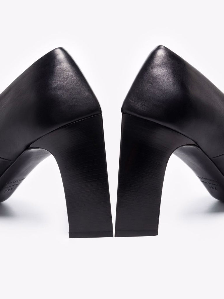 Black Blade 100 Leather Pumps