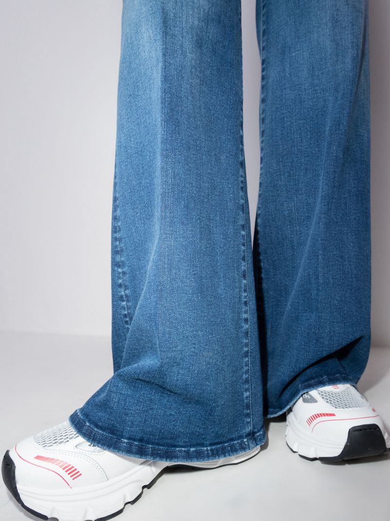The Hustler Roller Heel Flared Jeans