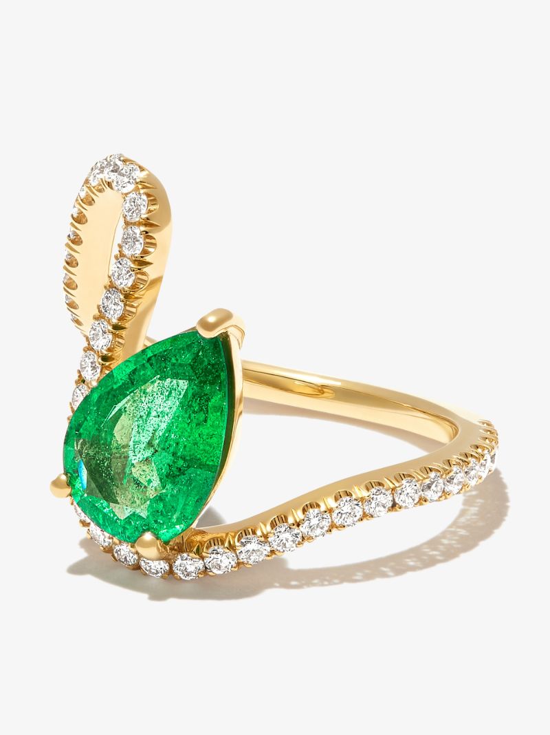 18k Yellow Gold Trace Emerald Diamond Ring